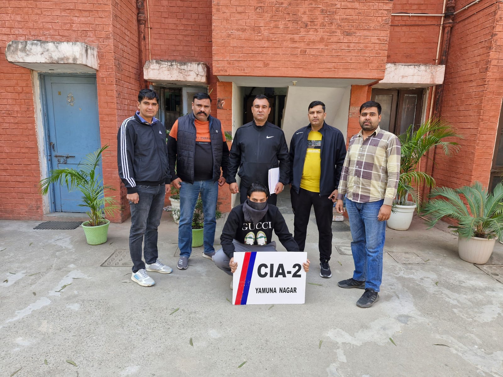 आरोपी पुलिस की गिरफ्त में आरोपी पुलिस की गिरफ्त में