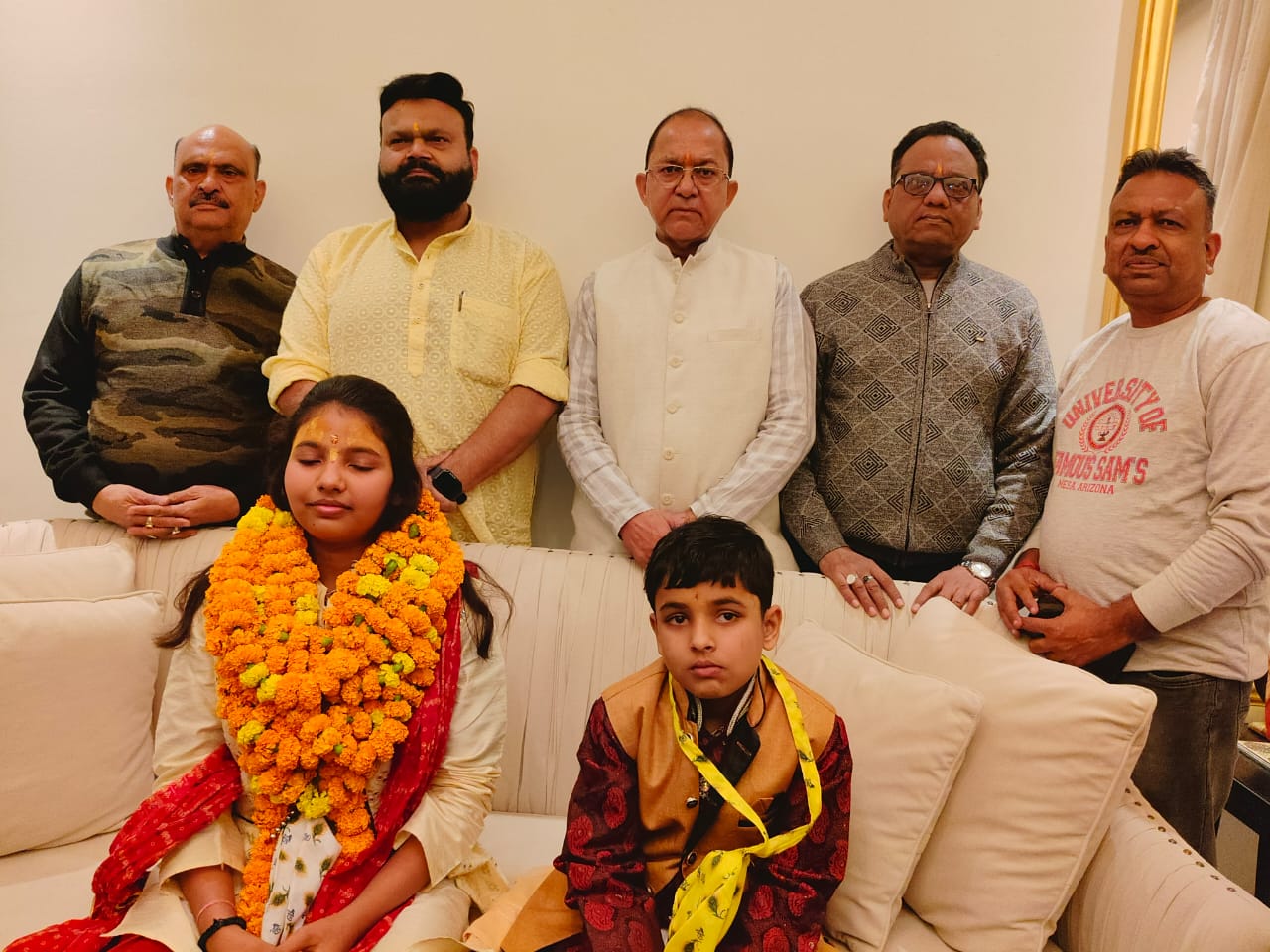 मुरादाबाद पहुंचीं बाल व्यास देविका दीक्षित पत्रकार वार्ता करते हुए। मुरादाबाद पहुंचीं बाल व्यास देविका दीक्षित पत्रकार वार्ता करते हुए।