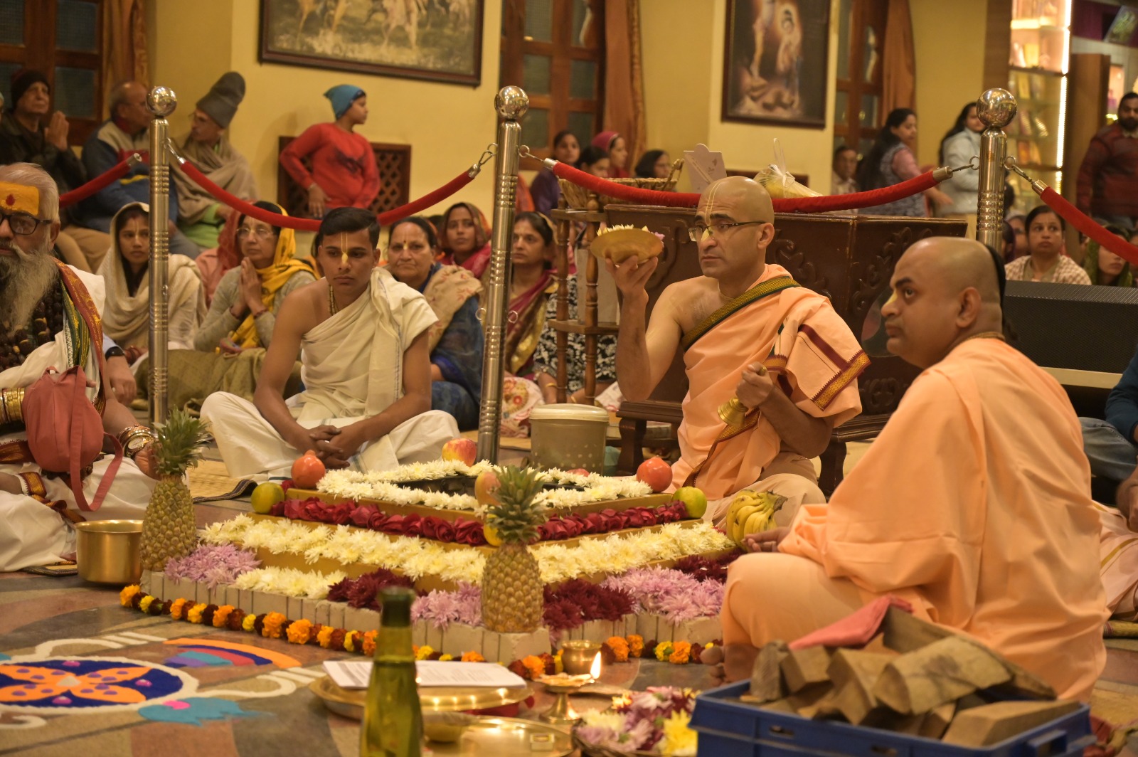 गुप्त वृन्दावन धाम में गीता जयंती महोत्सव गुप्त वृन्दावन धाम में गीता जयंती महोत्सव