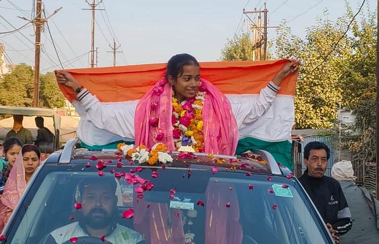 श्योपुर पहुंचने पर हुआ कनक का भव्य स्वागत। श्योपुर पहुंचने पर हुआ कनक का भव्य स्वागत।
