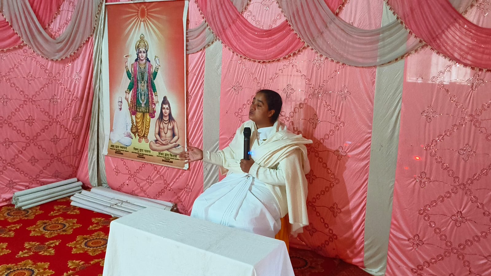 परमात्मा का पिता, शिक्षक और सतगुरु के रूप में चल रहा है दिव्य कर्तव्य परमात्मा का पिता, शिक्षक और सतगुरु के रूप में चल रहा है दिव्य कर्तव्य