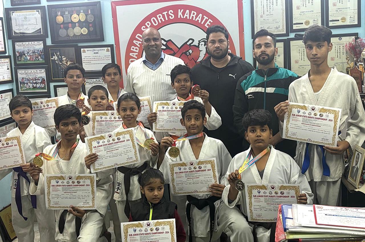 सोनकपुर स्पोर्टर्स स्टेडियम में सम्मािनत हुए राज्य स्तरीय सब जूनियर कराटे प्रतियोगिता में स्वर्ण, रजत व कांस्य पदक जीतने वाले खिलाड़ी सोनकपुर स्पोर्टर्स स्टेडियम में सम्मािनत हुए राज्य स्तरीय सब जूनियर कराटे प्रतियोगिता में स्वर्ण, रजत व कांस्य पदक जीतने वाले खिलाड़ी