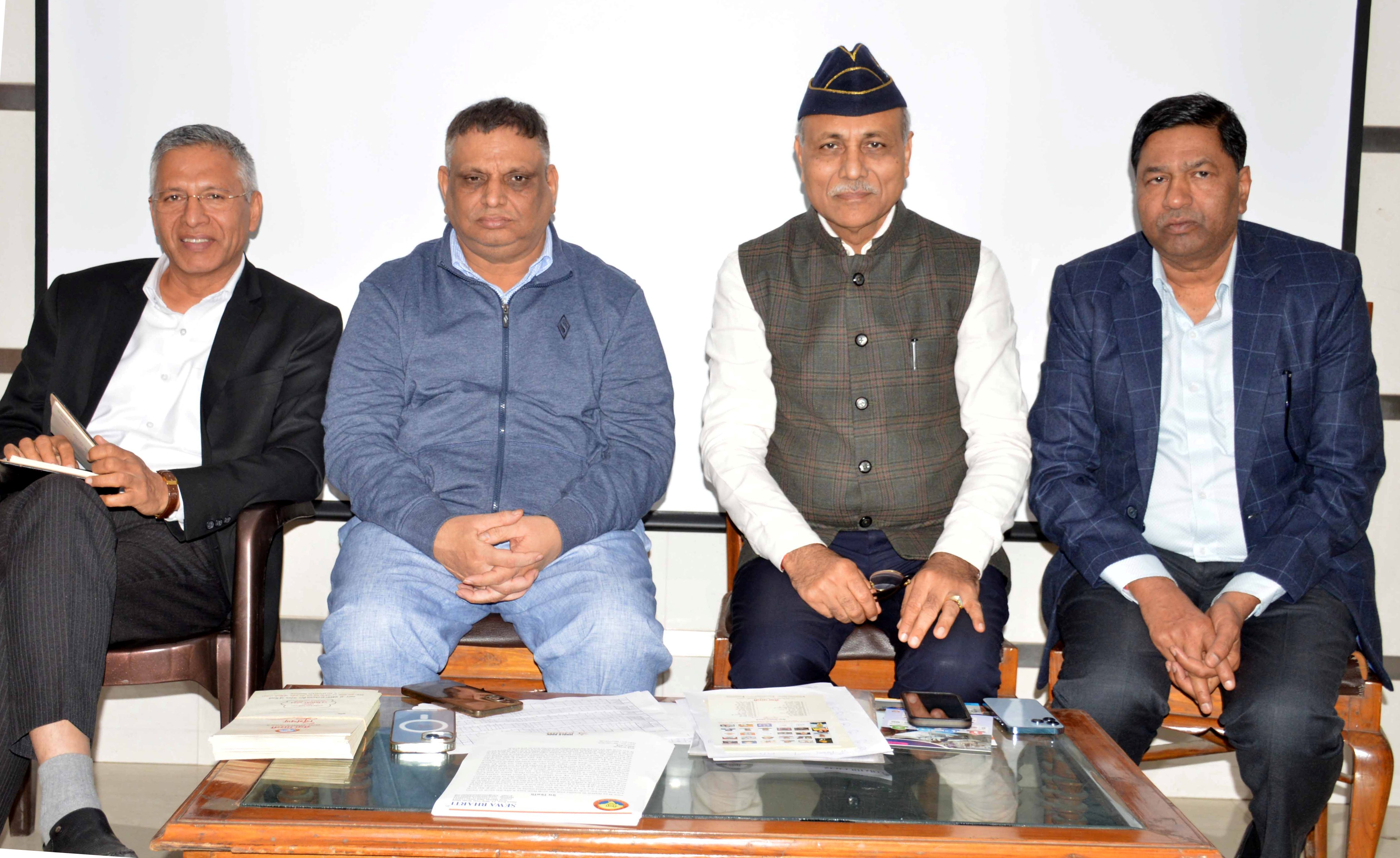 भाई वीर सिंह मार्ग स्थित सेवा भारती कार्यालय में आयोजित पत्रकार वार्ता में दिल्ली प्रांत अध्यक्ष रमेश अग्रवाल, उपाध्यक्ष संजय अग्रवाल, सेवा सम्मान स्वागत समिति के अध्यक्ष अशोक और सेवा भारती दिल्ली के महामंत्री सुशील गुप्ता ने प्रेस वार्ता की। भाई वीर सिंह मार्ग स्थित सेवा भारती कार्यालय में आयोजित पत्रकार वार्ता में दिल्ली प्रांत अध्यक्ष रमेश अग्रवाल, उपाध्यक्ष संजय अग्रवाल, सेवा सम्मान स्वागत समिति के अध्यक्ष अशोक और सेवा भारती दिल्ली के महामंत्री सुशील गुप्ता ने प्रेस वार्ता की।