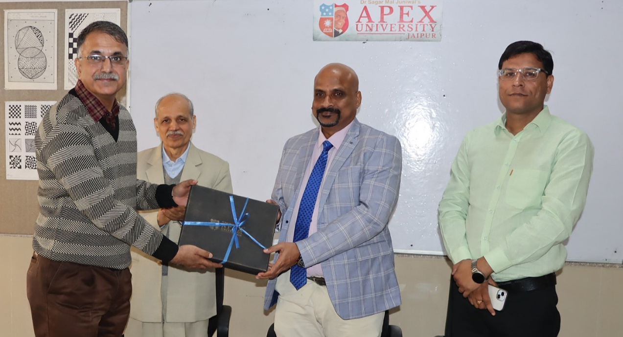 टेक्नोलॉजी के साथ फैशन और डिजाइन में करियर की अपार संभावनाएं : प्रो. जीएचएस प्रसाद टेक्नोलॉजी के साथ फैशन और डिजाइन में करियर की अपार संभावनाएं : प्रो. जीएचएस प्रसाद