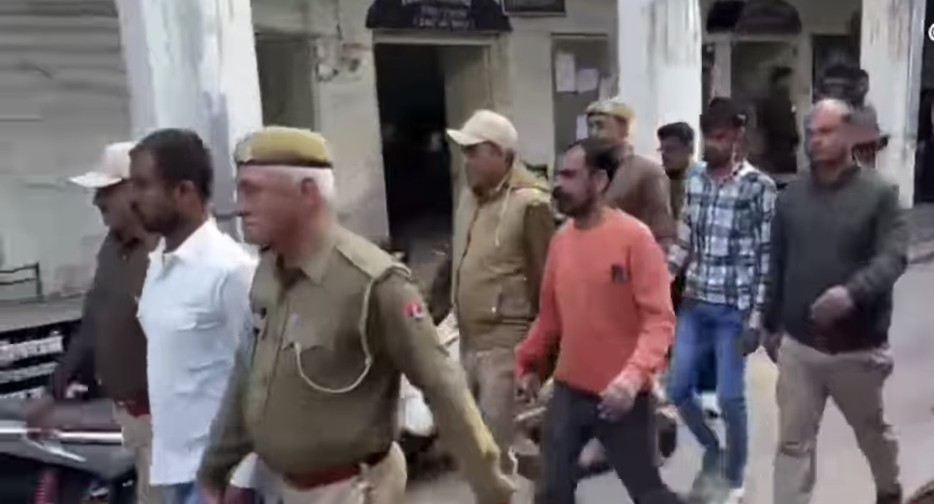 डबल मर्डर मामले में तीन हत्यारों को उम्र कैद की सजा डबल मर्डर मामले में तीन हत्यारों को उम्र कैद की सजा