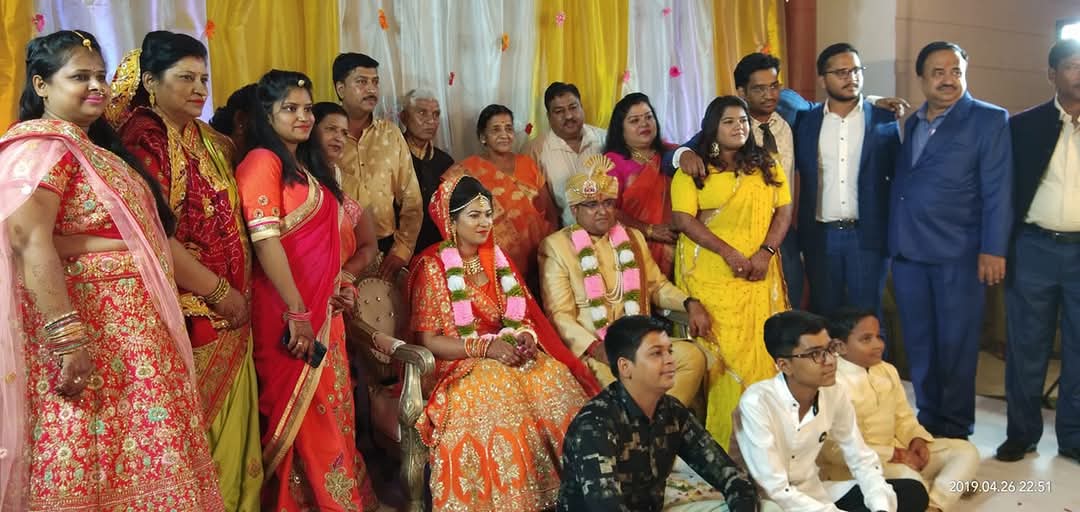 बेंगलुरु में एआई इंजीनियर आत्महत्या के तार जौनपुर से जुड़े, आरोपितों ने मीडिया से बात करने से किया इनकार लड़के की शादी के समय की फोटो बेंगलुरु में एआई इंजीनियर आत्महत्या के तार जौनपुर से जुड़े, आरोपितों ने मीडिया से बात करने से किया इनकार लड़के की शादी के समय की फोटो