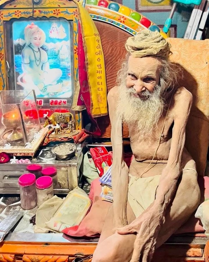 सियाराम बाबा (फाइल फोटो) सियाराम बाबा (फाइल फोटो)