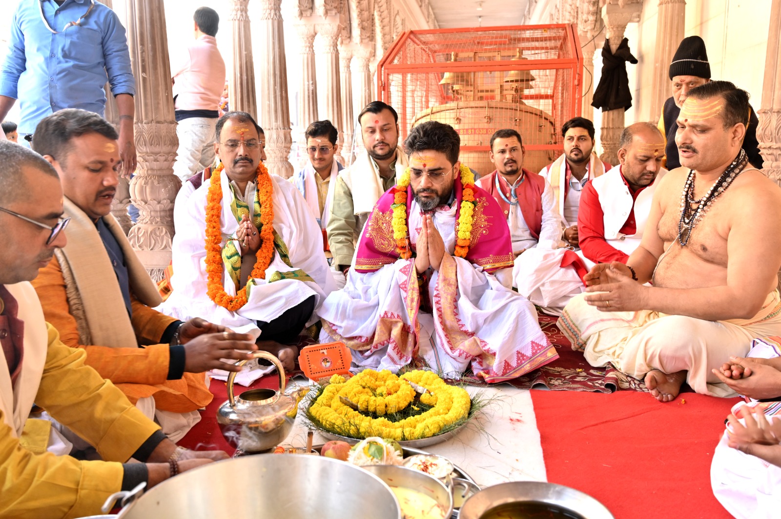 श्री काशी विश्वनाथ धाम में महारूद्र पाठ,अनुष्ठान में शामिल अर्चक: फोटो बच्चा गुप्ता श्री काशी विश्वनाथ धाम में महारूद्र पाठ,अनुष्ठान में शामिल अर्चक: फोटो बच्चा गुप्ता