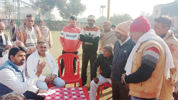 12 Snp-5 सोनीपत: ग्रामीणों की शिकायत सुनते विधायक पवन खरखौदा 12 Snp-5 सोनीपत: ग्रामीणों की शिकायत सुनते विधायक पवन खरखौदा