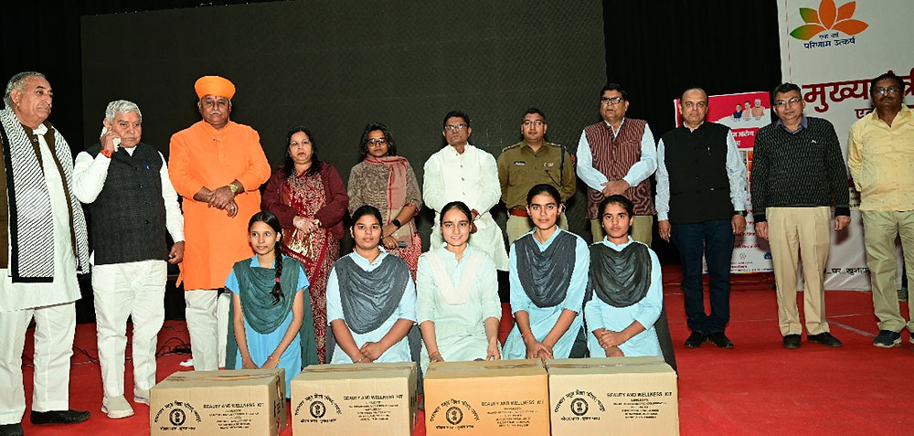 मुख्यमंत्री रोजगार उत्सव में बीकानेर के 324 नवचयनित कार्मिकों को मिले नियुक्त पत्र मुख्यमंत्री रोजगार उत्सव में बीकानेर के 324 नवचयनित कार्मिकों को मिले नियुक्त पत्र
