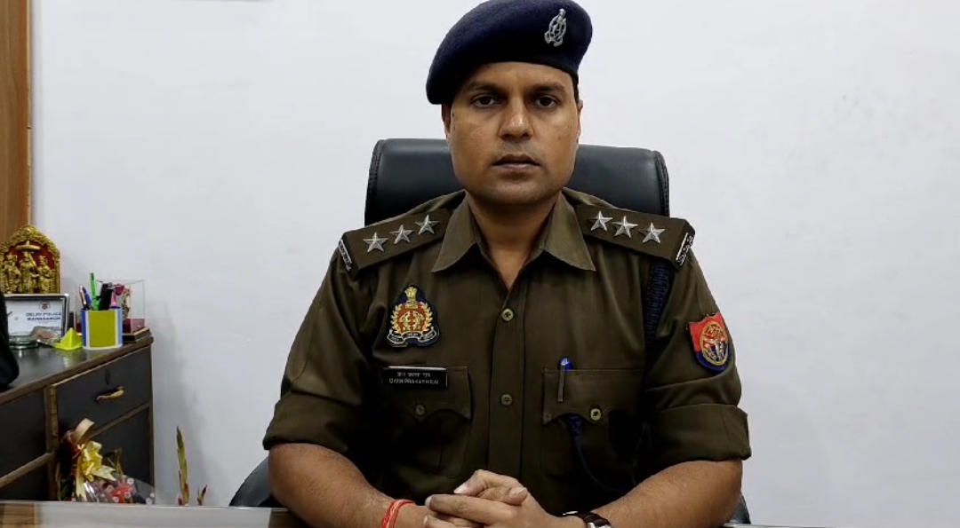 जानकारी देते एसीपी जानकारी देते एसीपी