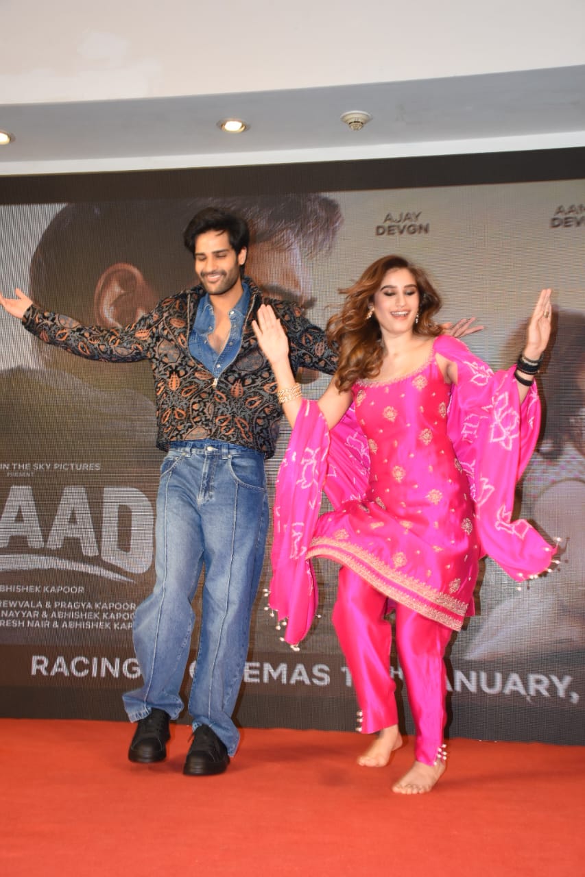 फ़िल्म आज़ाद के प्रमोशन के लिए नई स्टार जोड़ी जयपुर पहुंची फ़िल्म आज़ाद के प्रमोशन के लिए नई स्टार जोड़ी जयपुर पहुंची