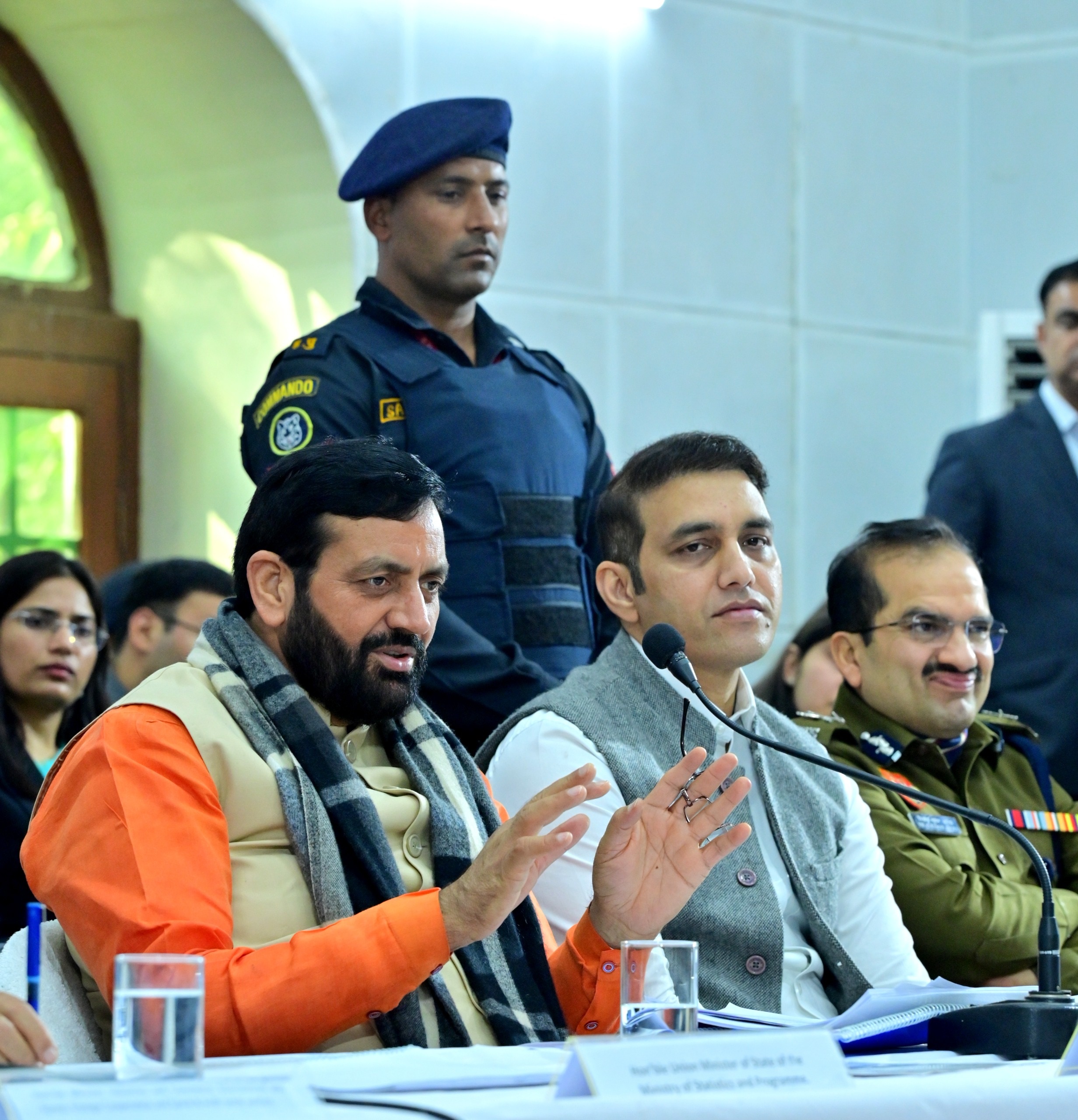 फोटो नंबर-05: गुरुग्राम में जिला लोक संपर्क एवं कष्ट निवारण समिति की बैठक में शिकायतें सुनते मुख्यमंत्री। फोटो नंबर-05: गुरुग्राम में जिला लोक संपर्क एवं कष्ट निवारण समिति की बैठक में शिकायतें सुनते मुख्यमंत्री।