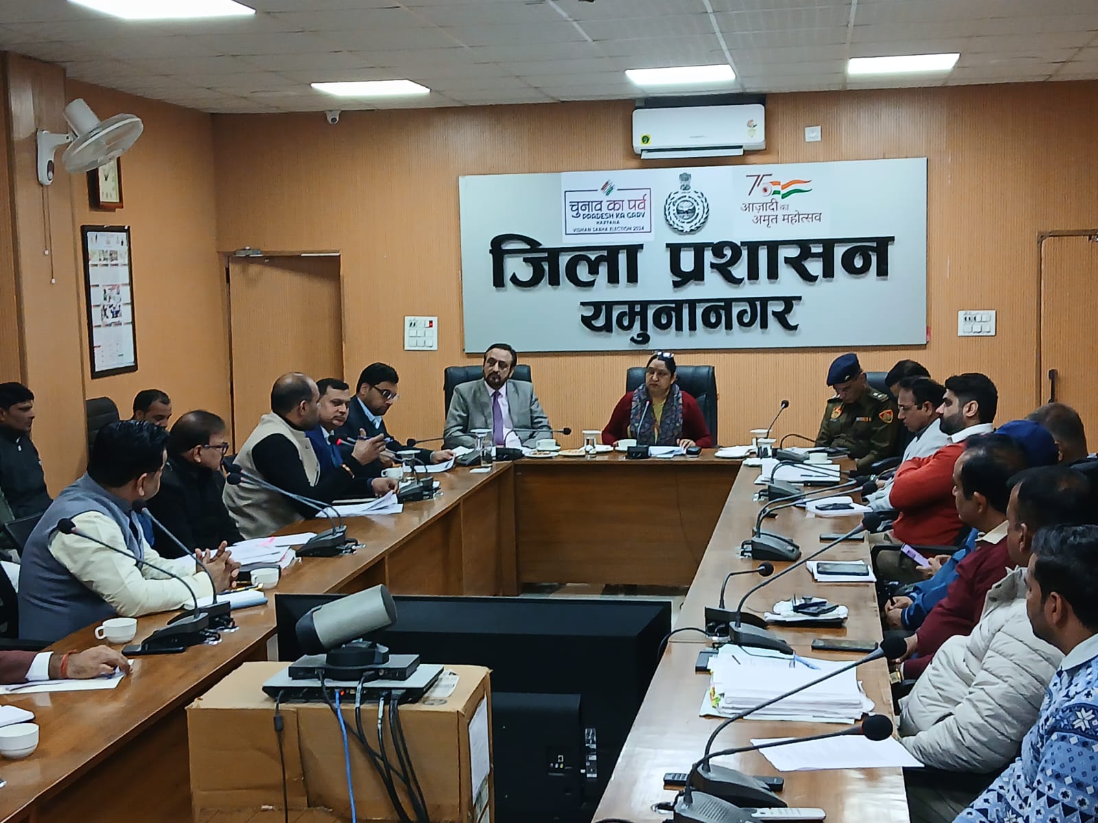 बैठक के दौरान अंजना पंवार बैठक के दौरान अंजना पंवार