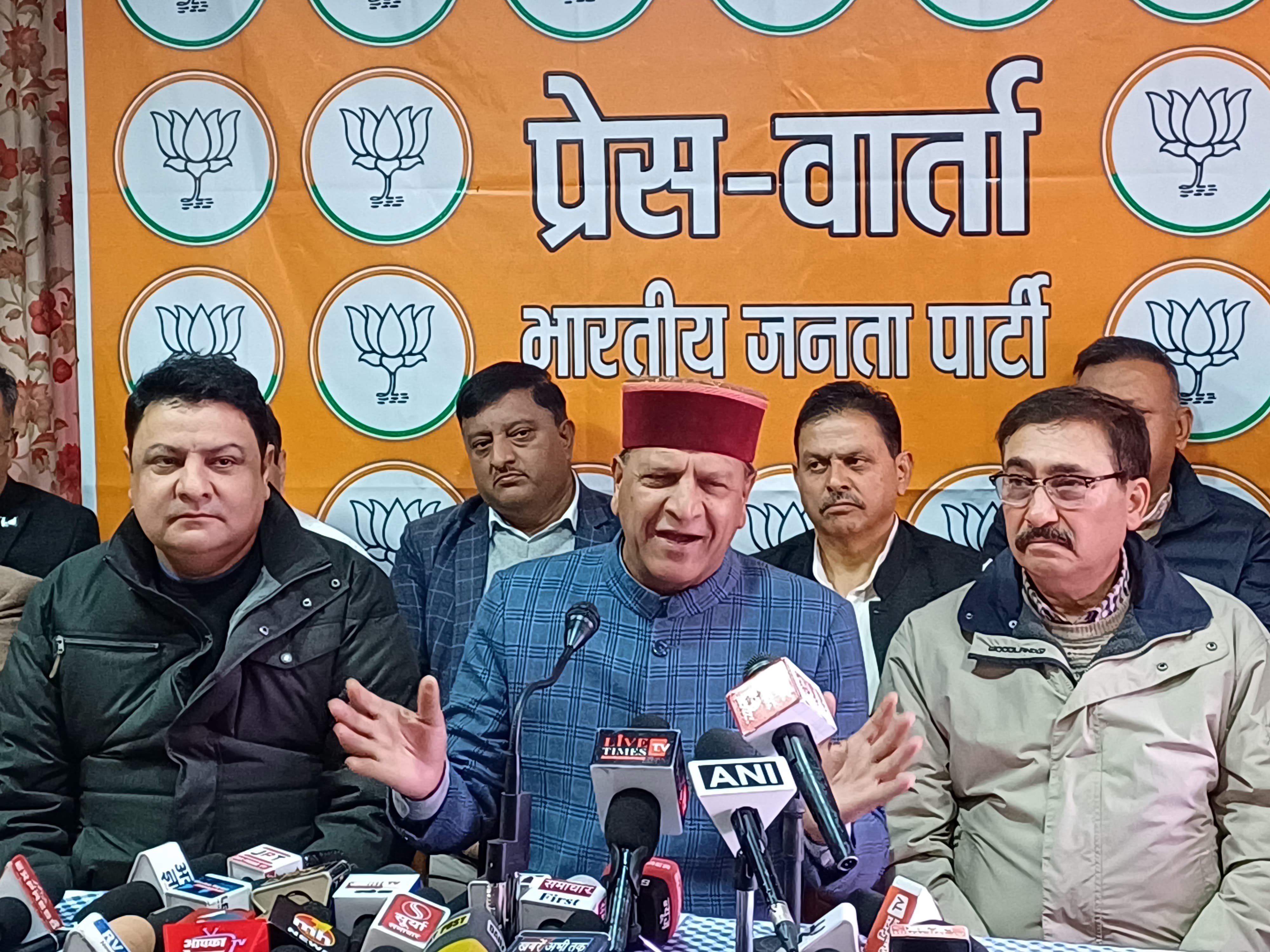 पत्रकार वार्ता को संबोधित करते हुए डॉ बिंदल। पत्रकार वार्ता को संबोधित करते हुए डॉ बिंदल।
