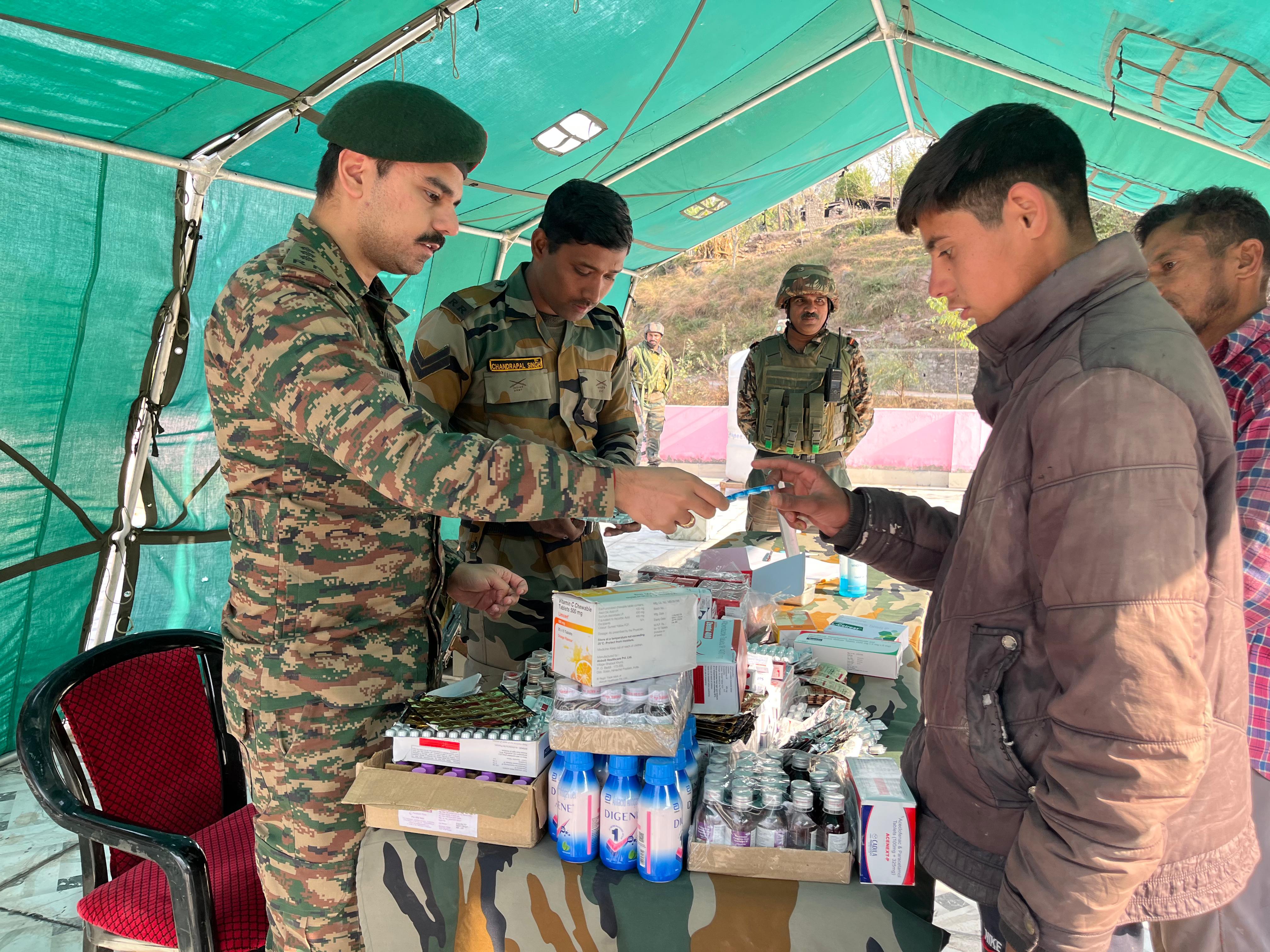 रियासी जिले में चिकित्सा शिविर का आयोजन किया रियासी जिले में चिकित्सा शिविर का आयोजन किया