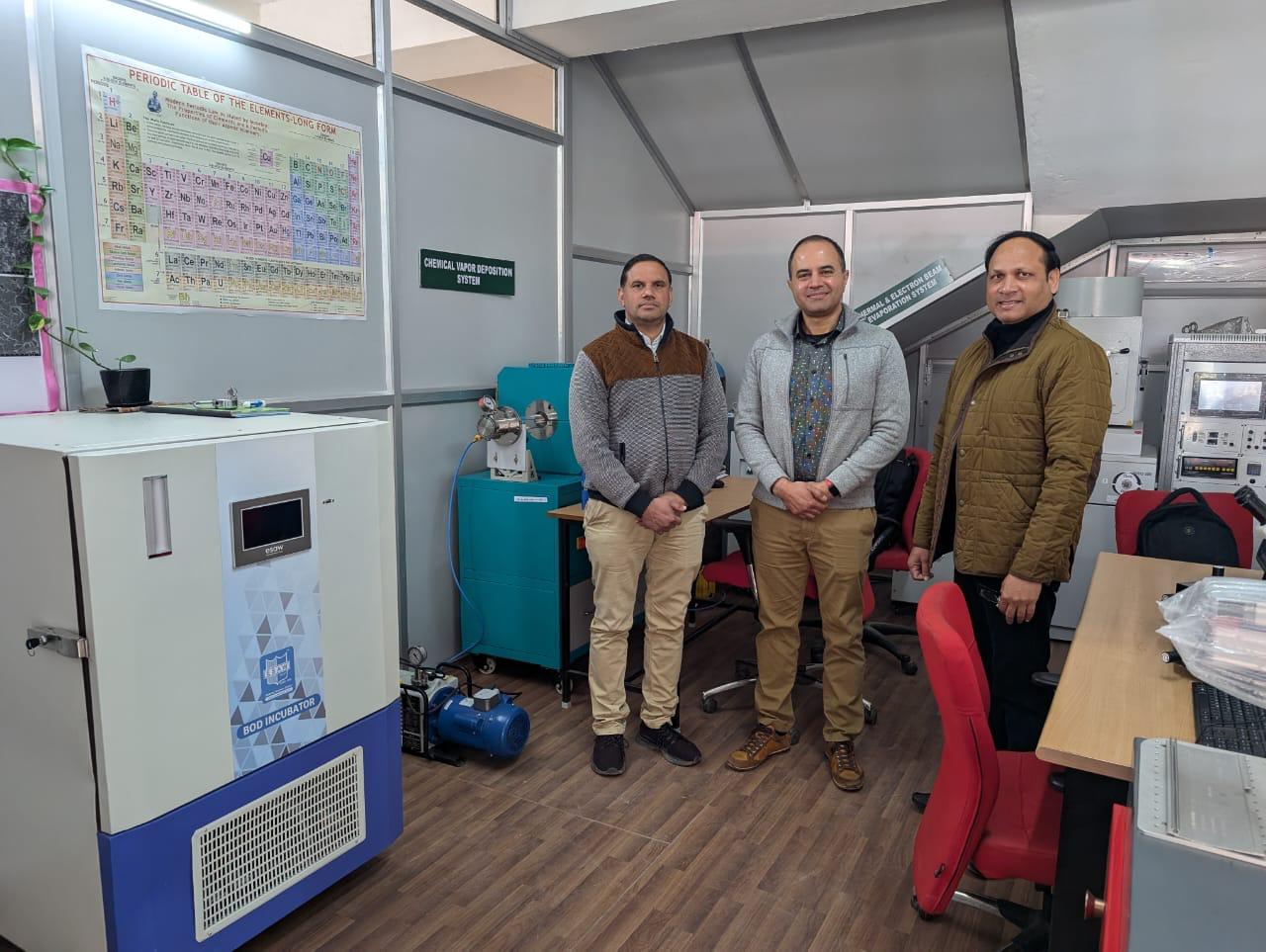 सीयू के अधिकारियों के साथ नासा के वैज्ञानिक। सीयू के अधिकारियों के साथ नासा के वैज्ञानिक।