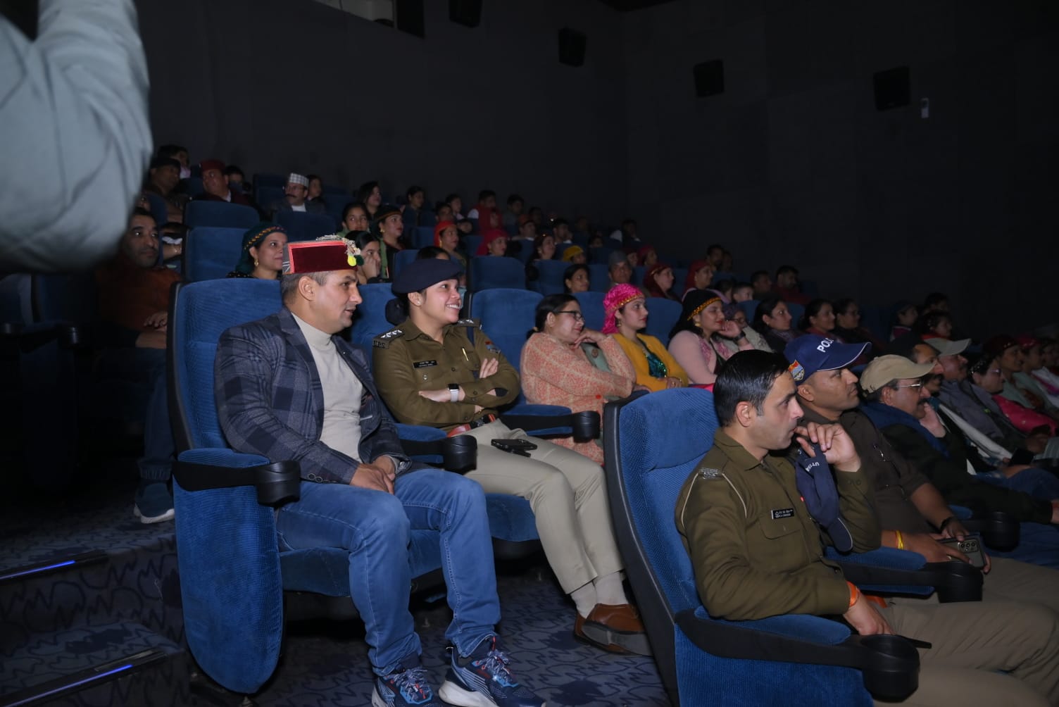 जौनसारी बाबर क्षेत्र की फिल्म का शुभारंभ जौनसारी बाबर क्षेत्र की फिल्म का शुभारंभ