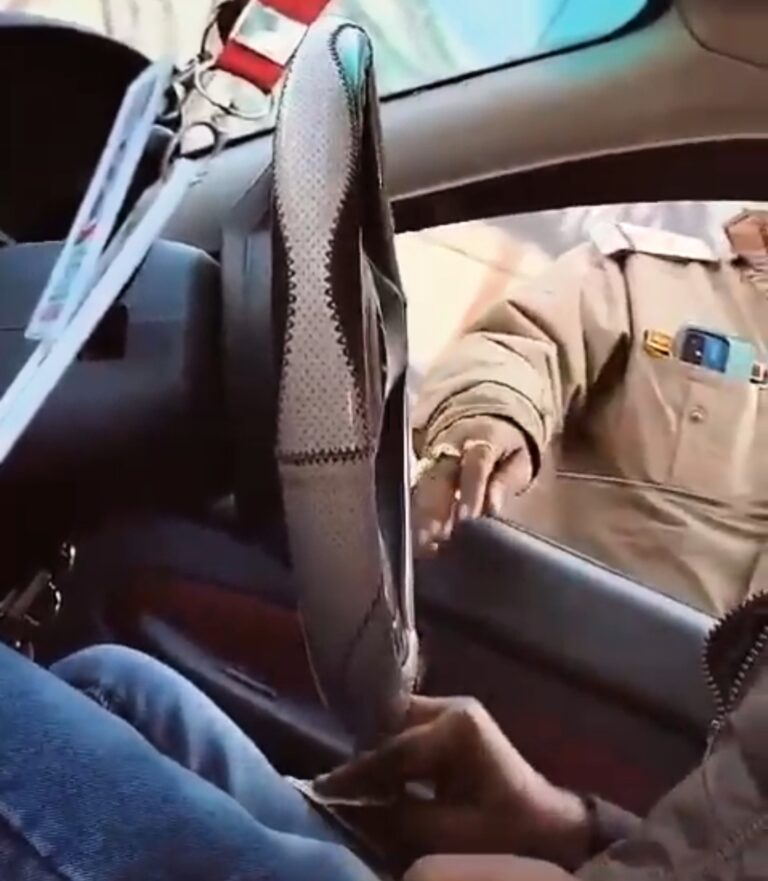 वीडियो का एक दृश्य वीडियो का एक दृश्य