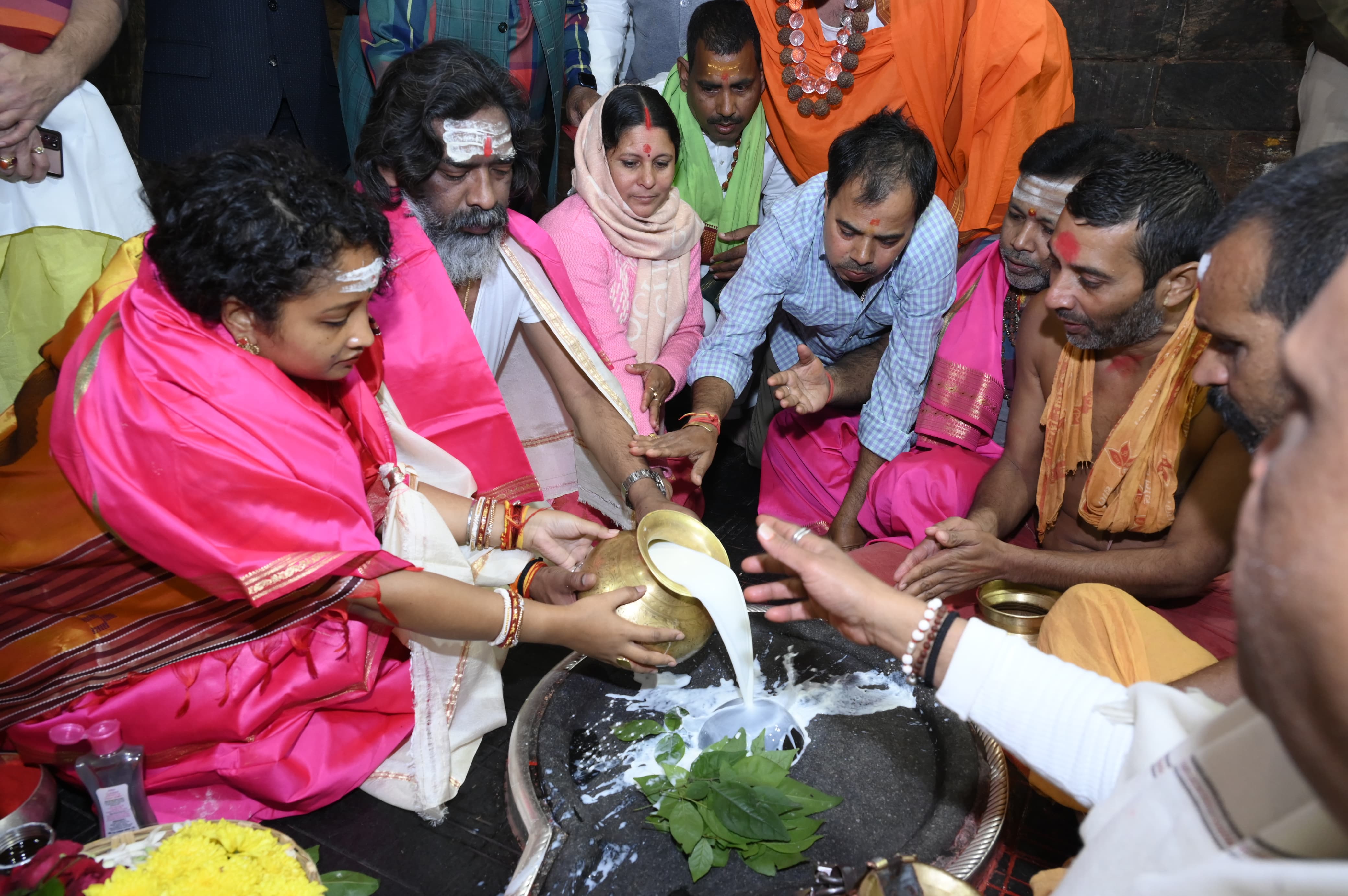मुख्यमंत्री और उनकी पत्नी कल्पना  सोरेन