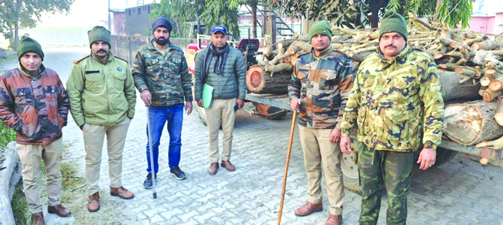 पकड़ी गई ट्रेक्टर ट्राली पकड़ी गई ट्रेक्टर ट्राली