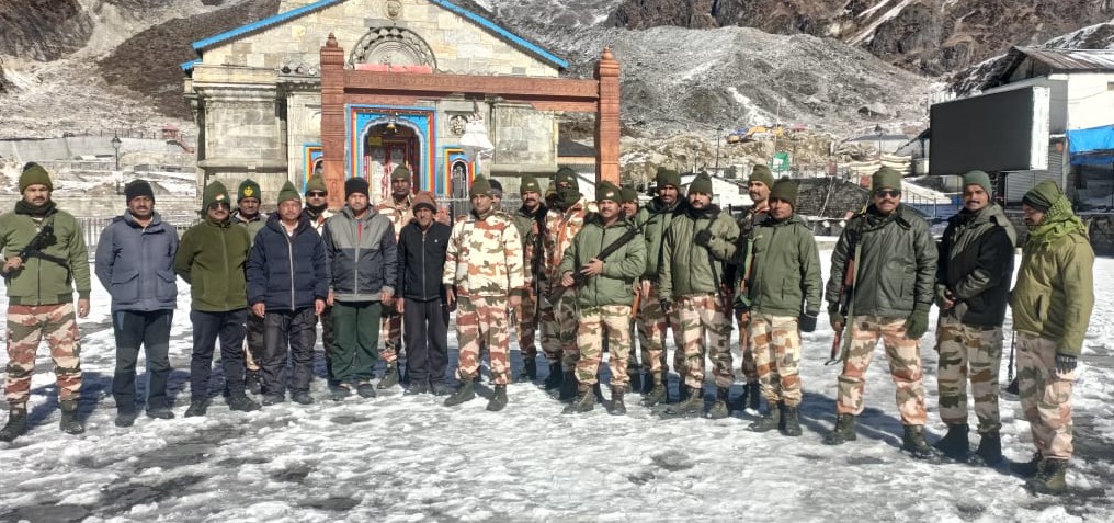 केदारनाथा में सुरक्षा का जिम्मा संभालते हुए आईटीबीपी के जवान। केदारनाथा में सुरक्षा का जिम्मा संभालते हुए आईटीबीपी के जवान।