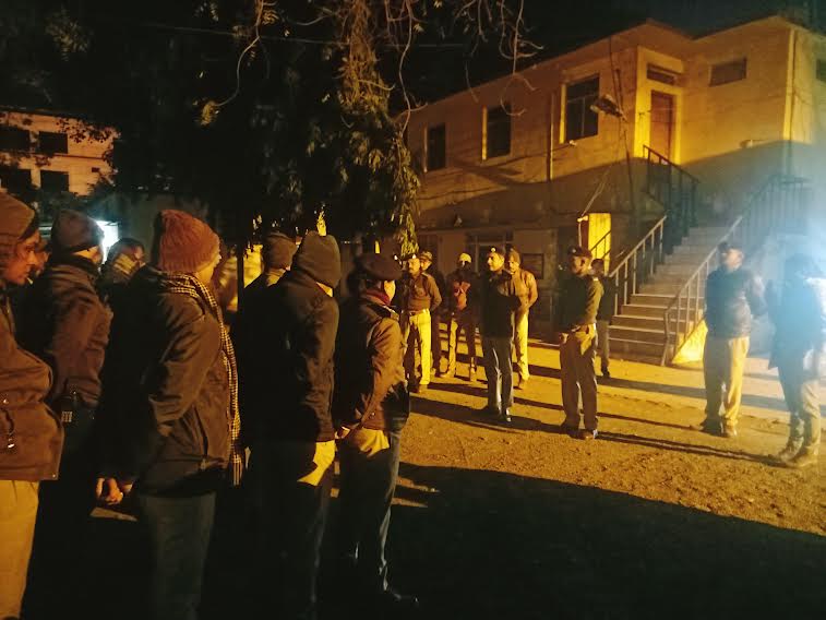 मंदसौर पुलिस ने रात भर चलाया अपराधीयो की धड़पकड़ का अभीयान, पांच सौ पुलिस वालो ने 289 आरोपी दबोचे मंदसौर पुलिस ने रात भर चलाया अपराधीयो की धड़पकड़ का अभीयान, पांच सौ पुलिस वालो ने 289 आरोपी दबोचे