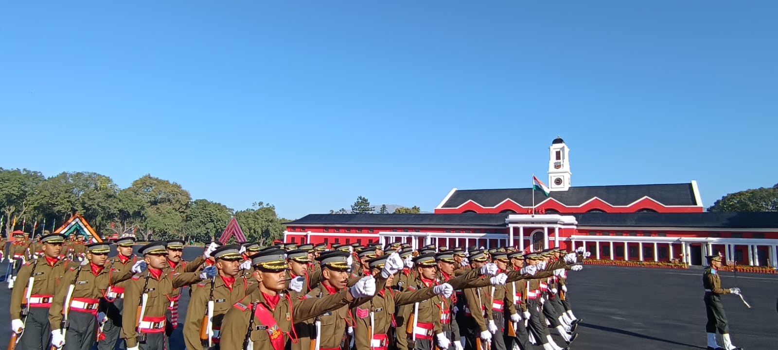 परेड की झलकियां। परेड की झलकियां।