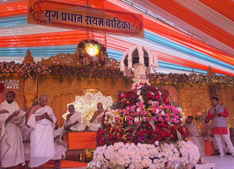मुमुक्षु नमनकुमार बने मुनिराज निर्मलरूचि विजयजी म.सा. मुमुक्षु नमनकुमार बने मुनिराज निर्मलरूचि विजयजी म.सा.