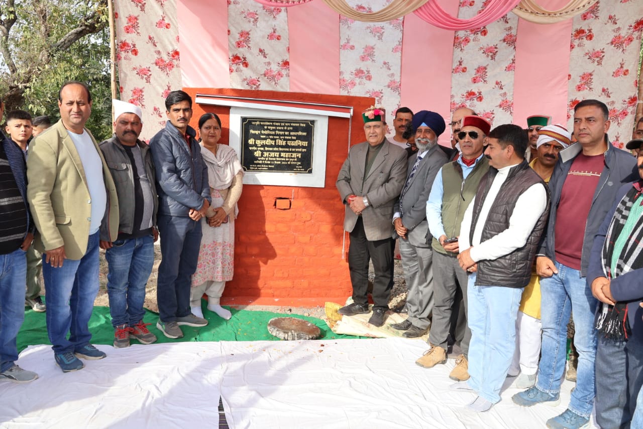 दिवंगत बच्चों की याद में बनने वाले स्मारक का शिलान्यास करते हुए विधानसभा अध्यक्ष। दिवंगत बच्चों की याद में बनने वाले स्मारक का शिलान्यास करते हुए विधानसभा अध्यक्ष।