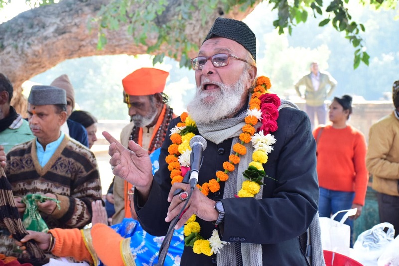 तानसेन समाधि पर पारंपरिक रूप से शहनाई वादन, हरिकथा, मिलाद और चादरपोशी तानसेन समाधि पर पारंपरिक रूप से शहनाई वादन, हरिकथा, मिलाद और चादरपोशी