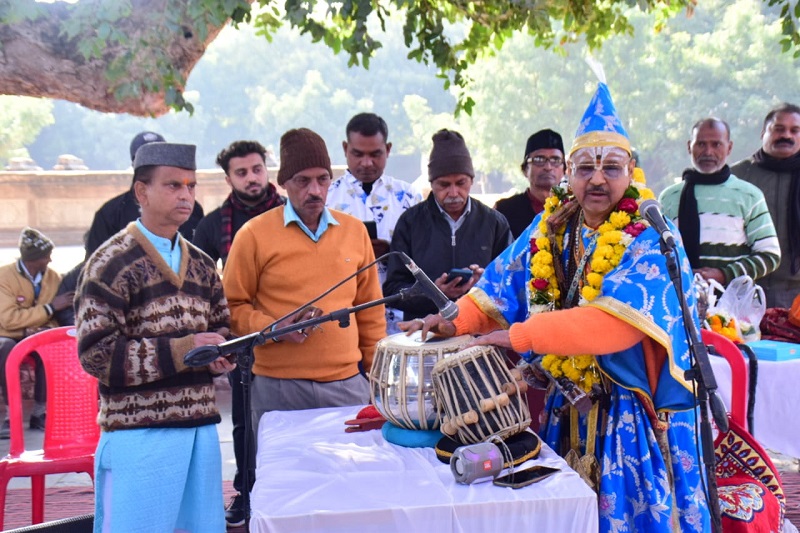 तानसेन समाधि पर पारंपरिक रूप से शहनाई वादन, हरिकथा, मिलाद और चादरपोशी