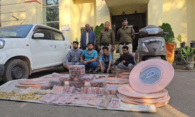पुलिस द्रारा कबाड़ जब्ती पुलिस द्रारा कबाड़ जब्ती