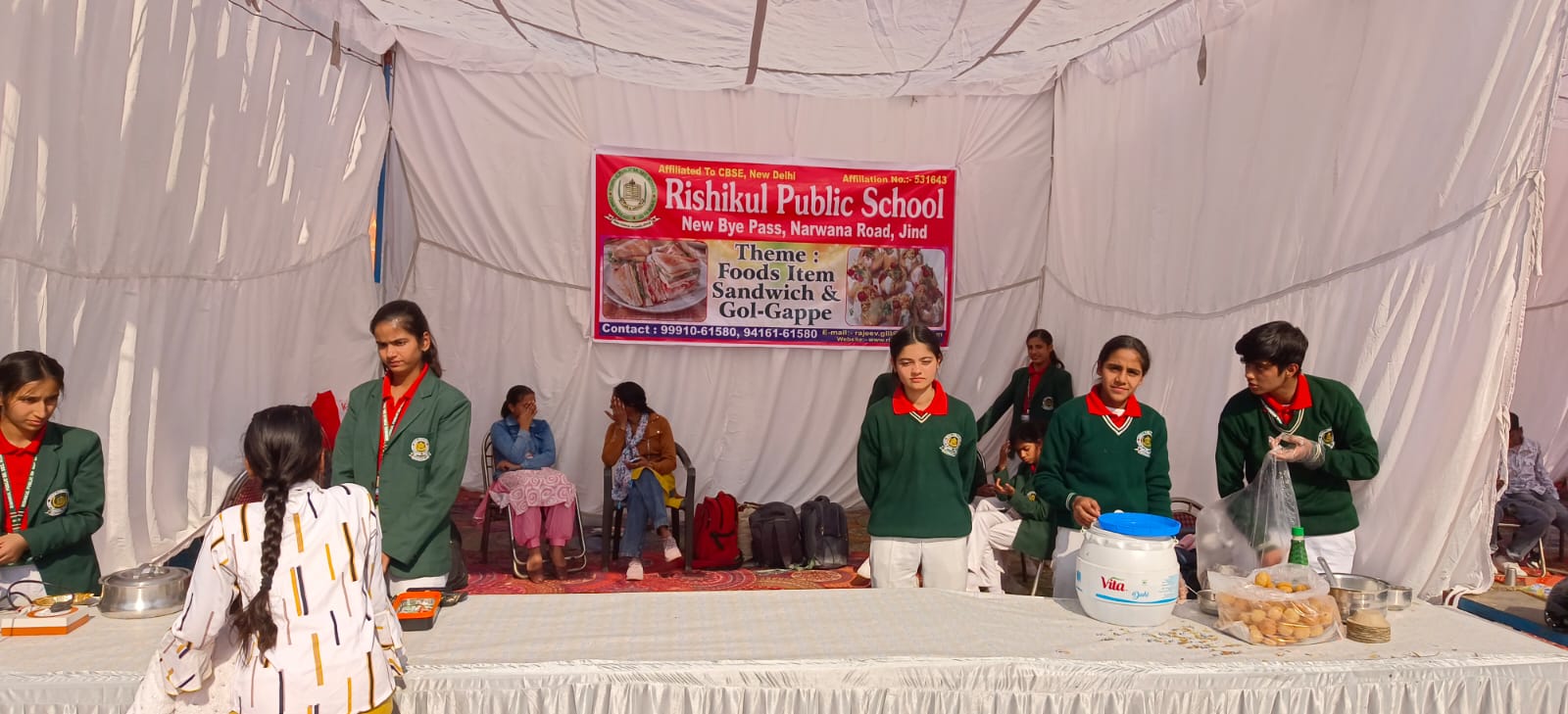 मेले में लगाया गया स्टॉल। मेले में लगाया गया स्टॉल।