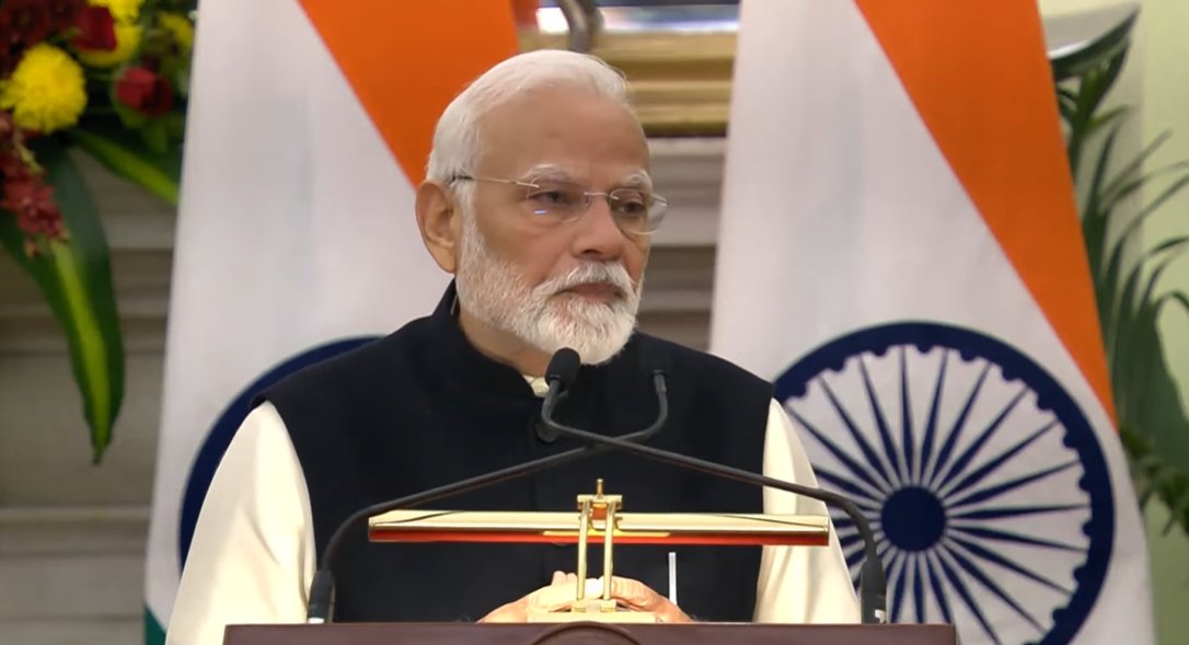 प्रधानमंत्री नरेन्द्र मोदी सोमवार को हैदराबाद हाउस में प्रेस वक्तव्य देते हुए