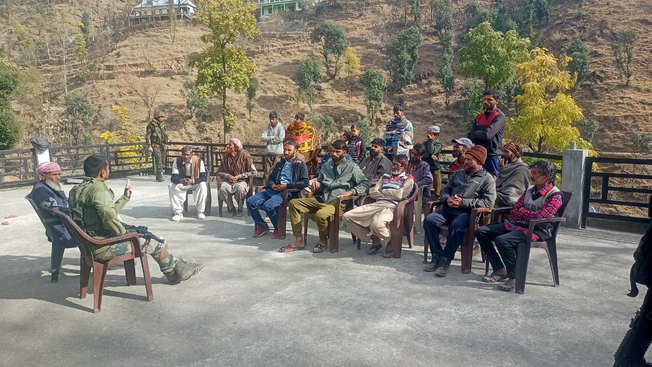 राजौरी में आवाम बैठक के साथ सामुदायिक बंधन को मजबूत किया राजौरी में आवाम बैठक के साथ सामुदायिक बंधन को मजबूत किया