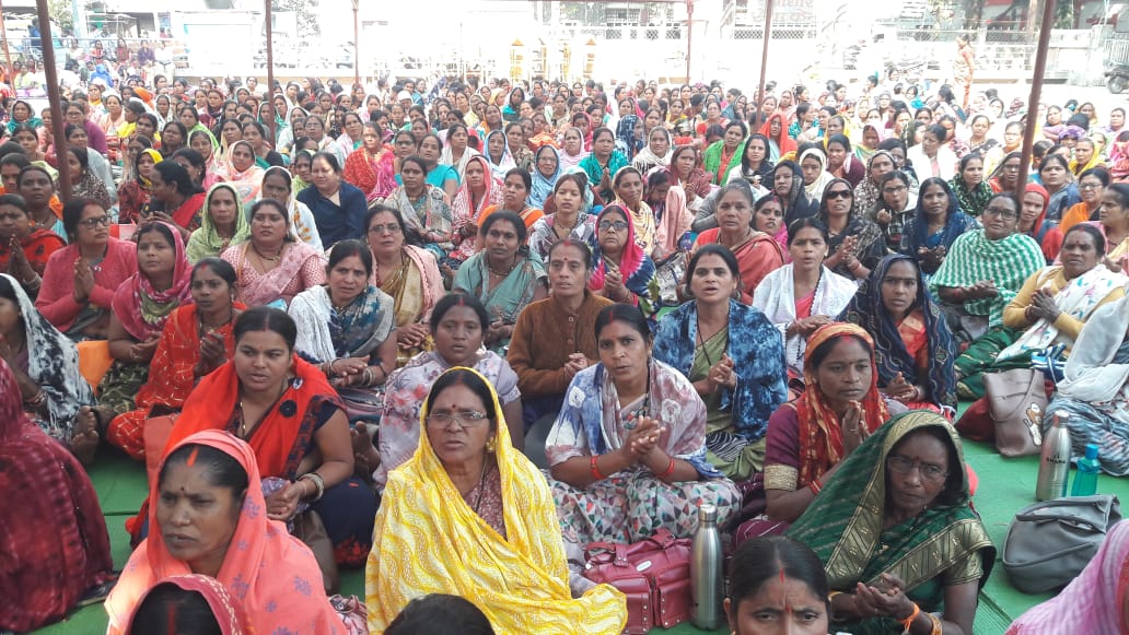 गांधी मैदान में प्रदर्शन में शामिल मितानिन संघ की सदस्य। गांधी मैदान में प्रदर्शन में शामिल मितानिन संघ की सदस्य।