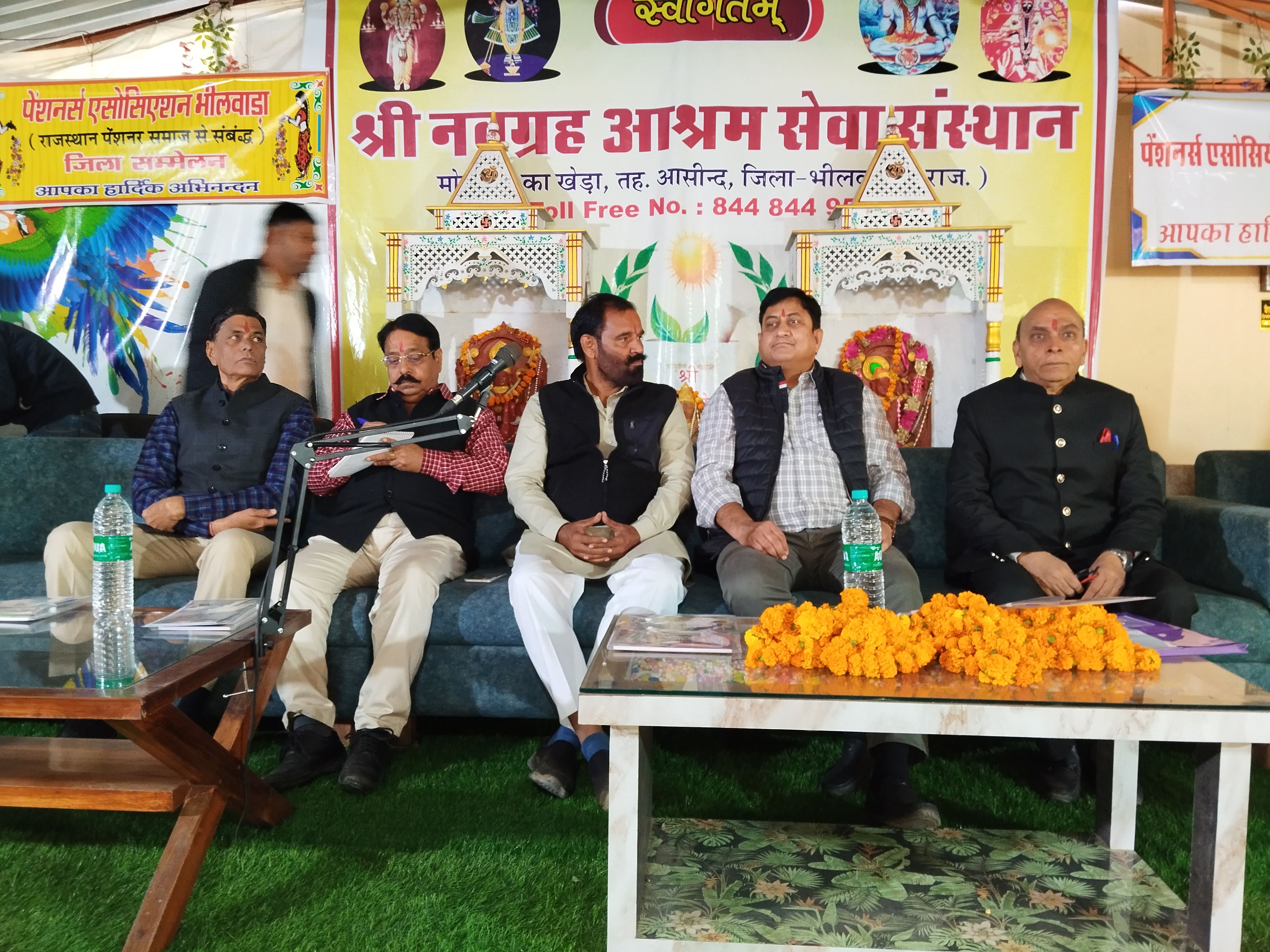 पेंशनर्स को अपना अनुभव समाज में बांटना चाहिए-कलेक्टर शेखावत 1 पेंशनर्स को अपना अनुभव समाज में बांटना चाहिए-कलेक्टर शेखावत 1