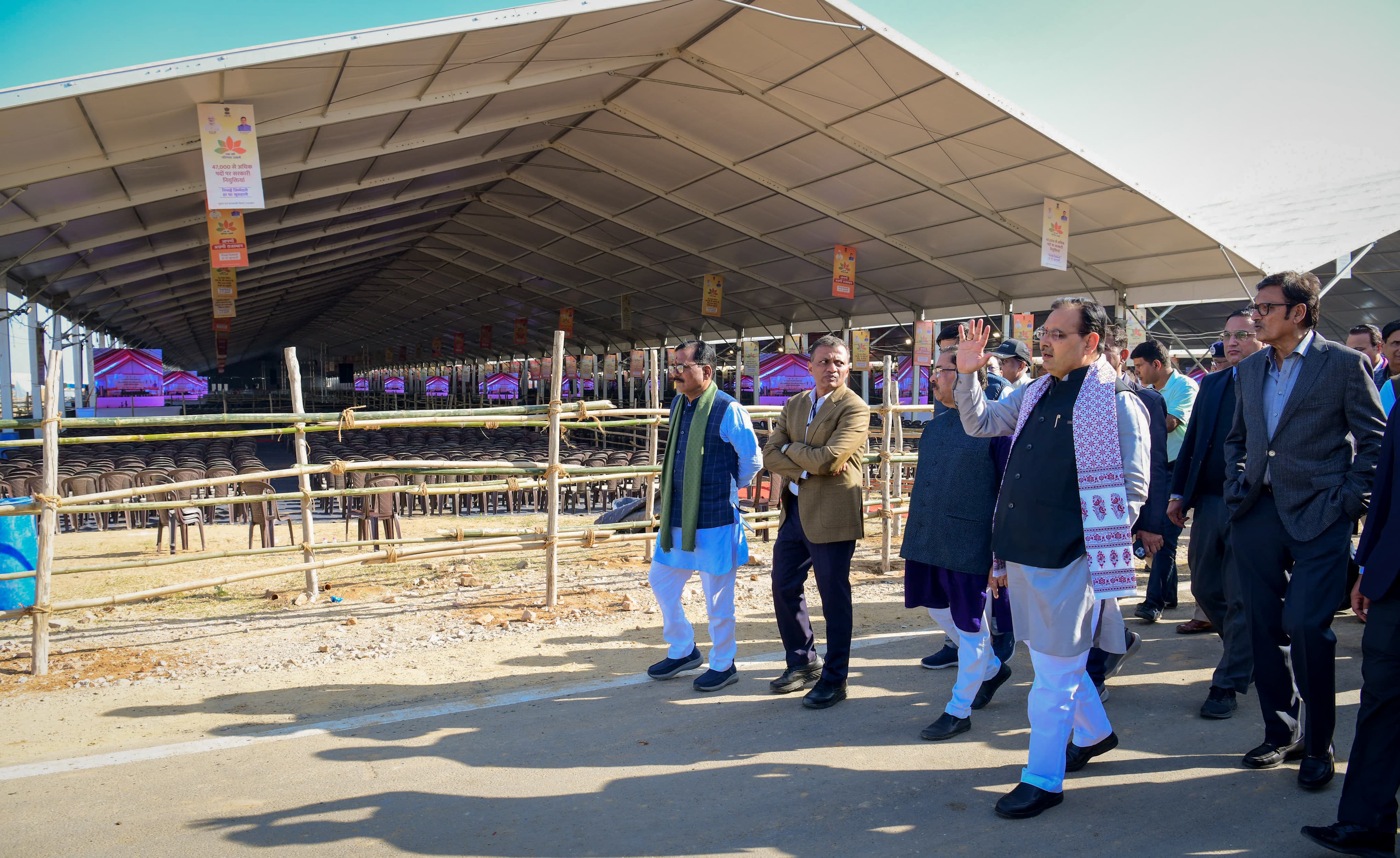 पीएम के दौरे की तैयारियों का जायजा लेते हएु सीएम भजनलाल शर्मा पीएम के दौरे की तैयारियों का जायजा लेते हएु सीएम भजनलाल शर्मा