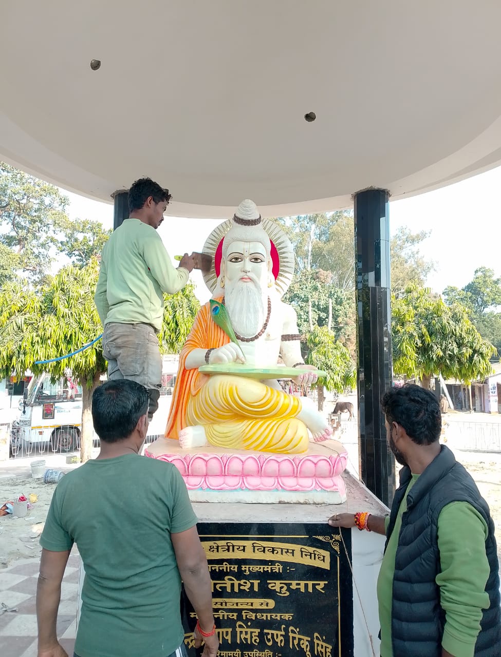 वाल्मीकि की मूर्ति वाल्मीकि की मूर्ति