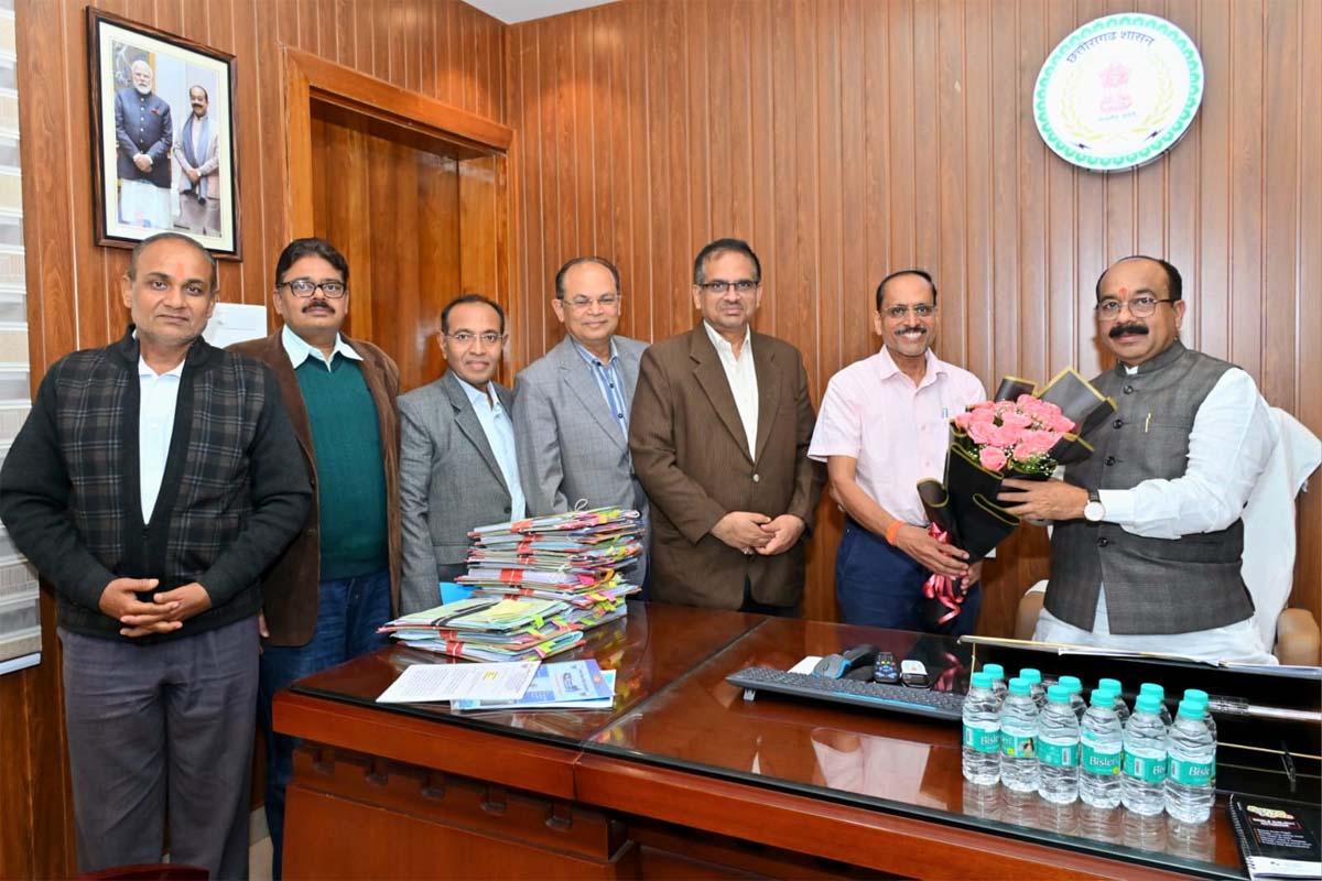 लोक स्वास्थ्य यांत्रिकी विभाग के अधिकारियों एवं एसोशिएशन के सदस्यों ने उप मुख्यमंत्री साव से मुलाकात करते लोक स्वास्थ्य यांत्रिकी विभाग के अधिकारियों एवं एसोशिएशन के सदस्यों ने उप मुख्यमंत्री साव से मुलाकात करते