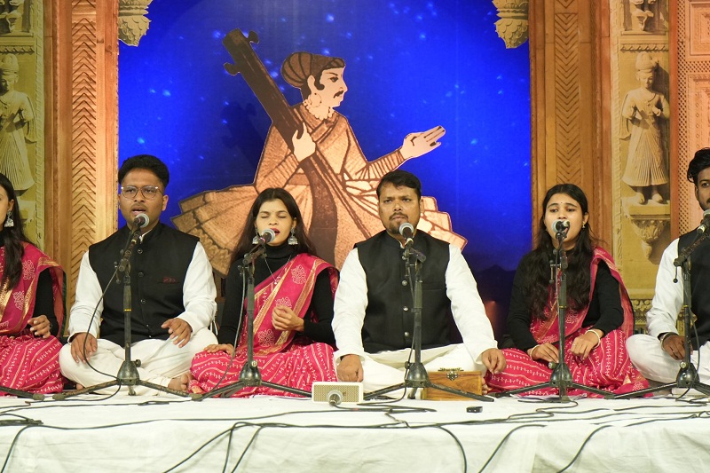तानसेन संगीत समारोह: ब्रम्हनाद के साधकों ने दी प्रस्तुति तानसेन संगीत समारोह: ब्रम्हनाद के साधकों ने दी प्रस्तुति