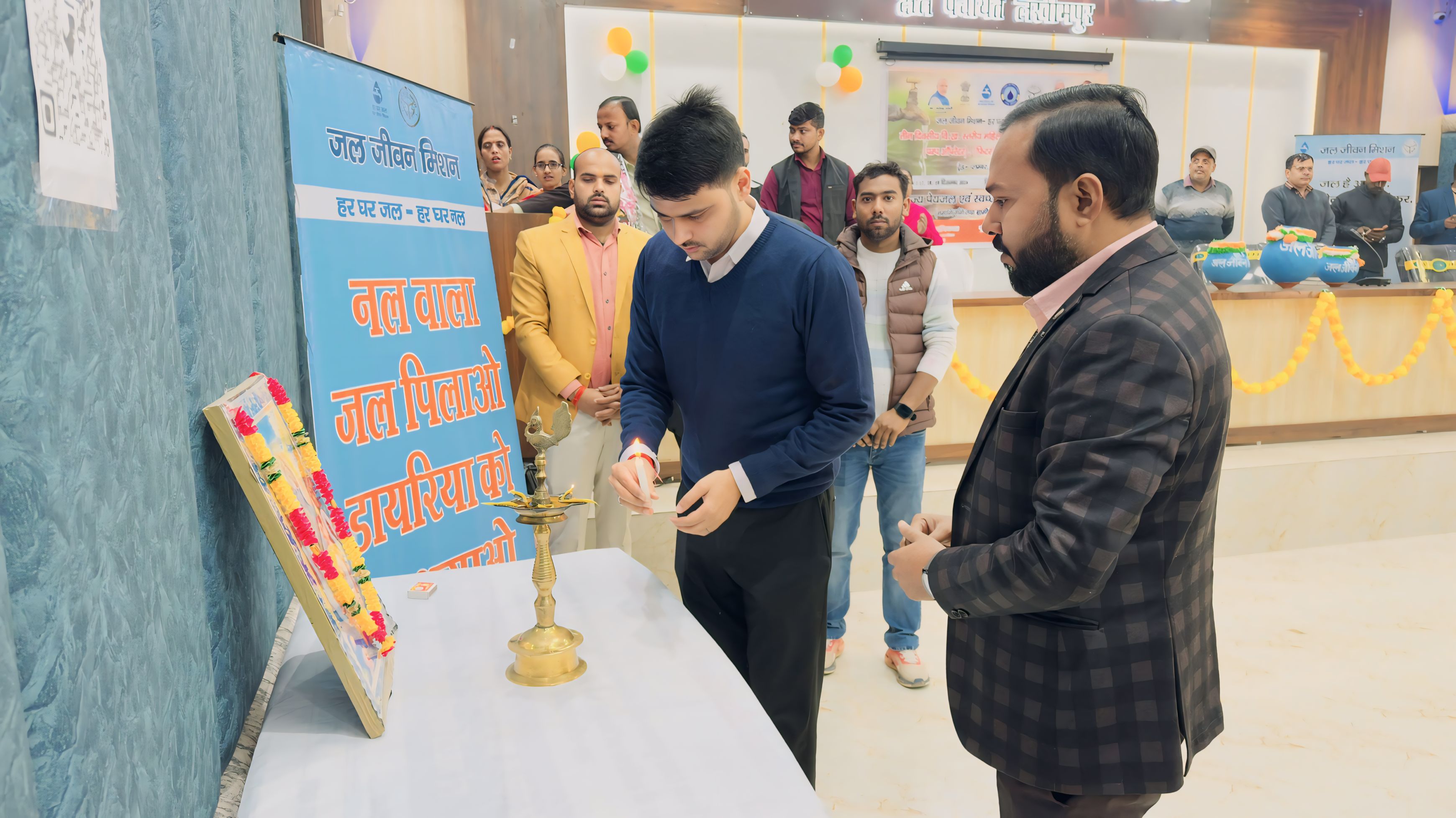 कार्यक्रम का शुभारंभ करते सीडीओ अभिषेक कुमार कार्यक्रम का शुभारंभ करते सीडीओ अभिषेक कुमार