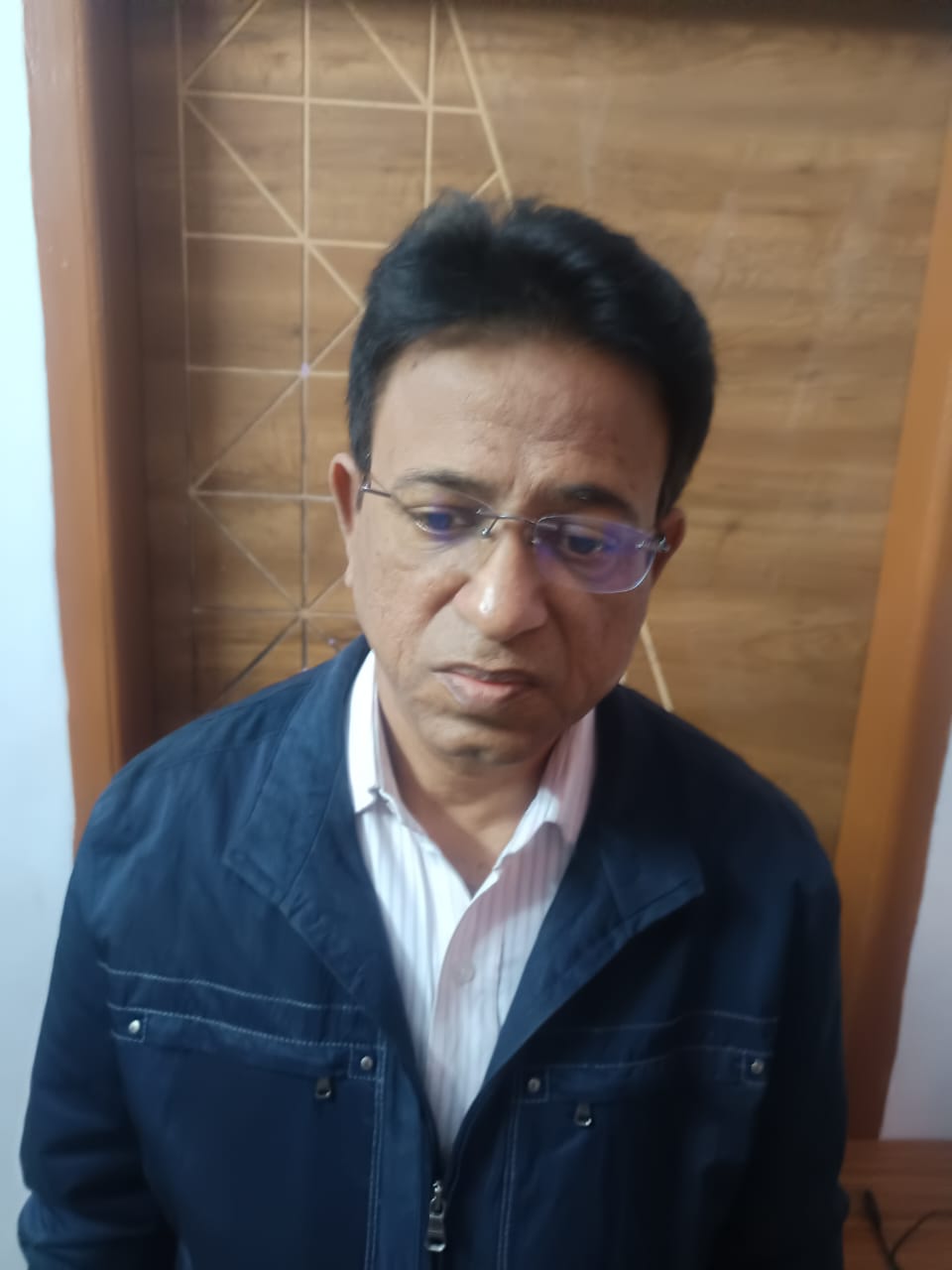 जलदाय विभाग का अधीक्षण अभियंता दो लाख रुपये की रिश्वत लेते गिरफ्तार जलदाय विभाग का अधीक्षण अभियंता दो लाख रुपये की रिश्वत लेते गिरफ्तार