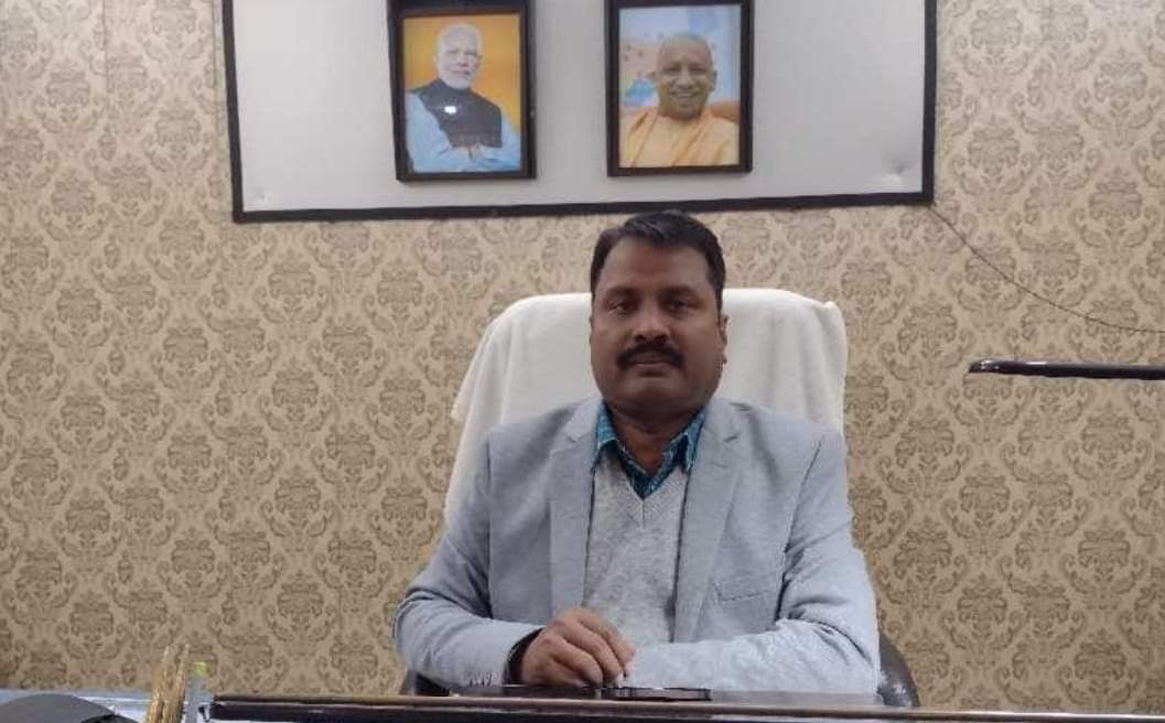सांसद निधि से कराए गए कामों का आरटीआई में हिसाब न देने पर ई ओ पर जुर्माना सांसद निधि से कराए गए कामों का आरटीआई में हिसाब न देने पर ई ओ पर जुर्माना