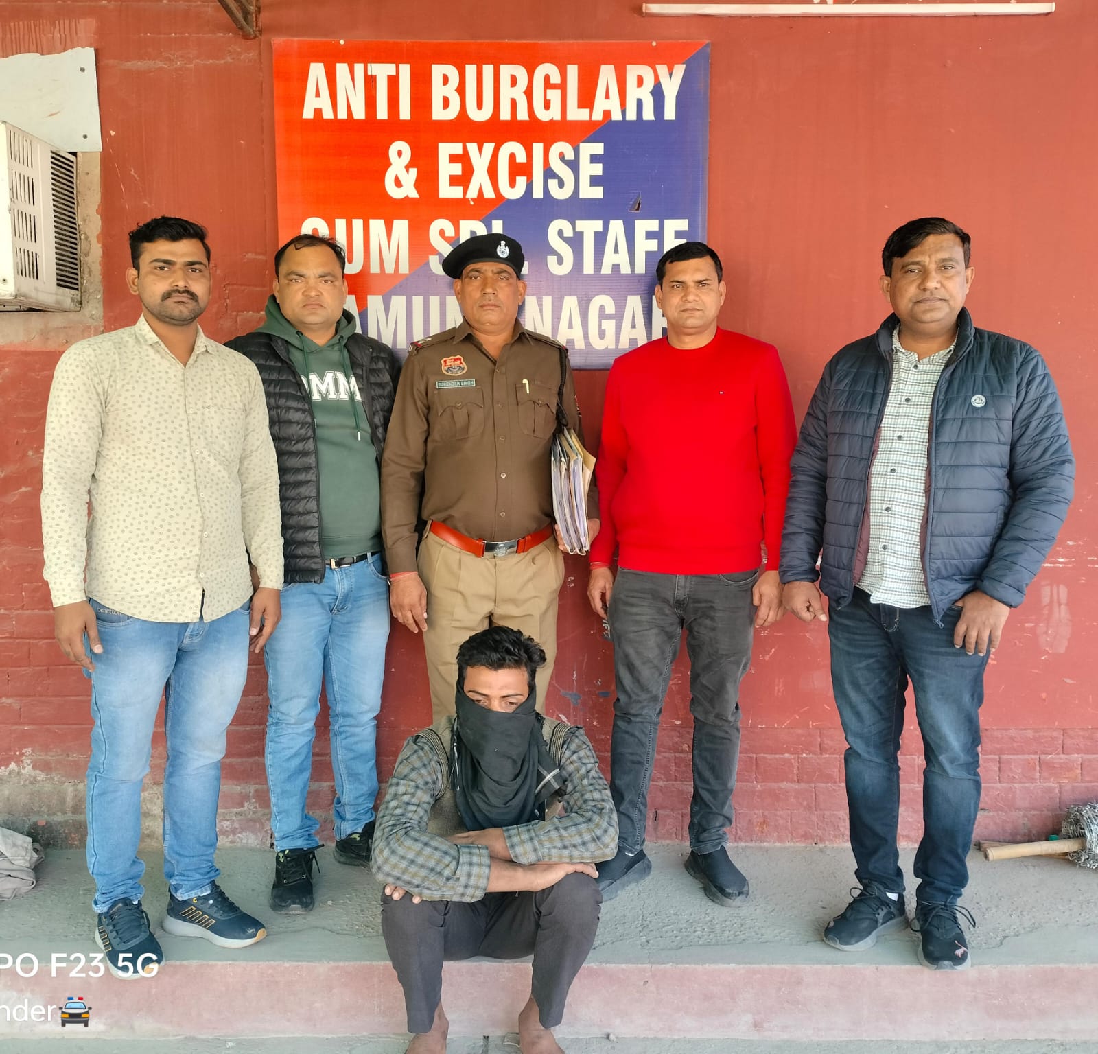 पुलिस की गिरफ्त में आरोपी