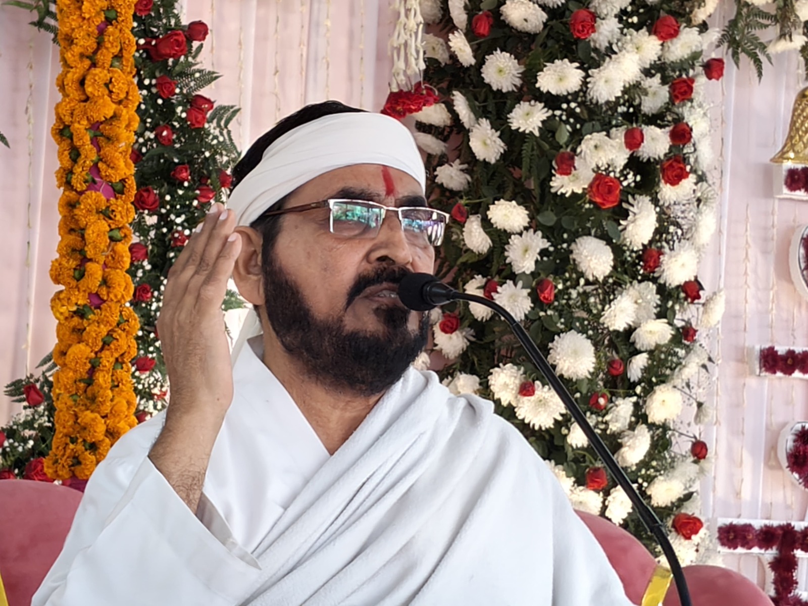 रॉयल बैंक्विट हॉल मुरादाबाद में आयोजित तीन दिवसीय दिव्य सत्संग करते सत्पुरुष बाबा फुलसंदे वालों रॉयल बैंक्विट हॉल मुरादाबाद में आयोजित तीन दिवसीय दिव्य सत्संग करते सत्पुरुष बाबा फुलसंदे वालों