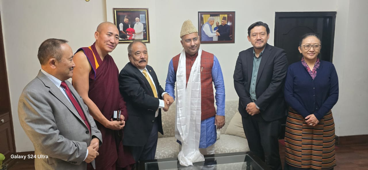 तिब्बती संसद के प्रतिनिधिमंडल ने सांसद खटाना से मुलाकात की तिब्बती संसद के प्रतिनिधिमंडल ने सांसद खटाना से मुलाकात की