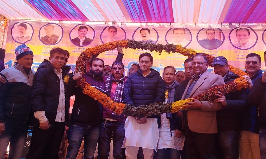 पोखरी मेले में काबीना मंत्री का स्वागत करते हुए। पोखरी मेले में काबीना मंत्री का स्वागत करते हुए।