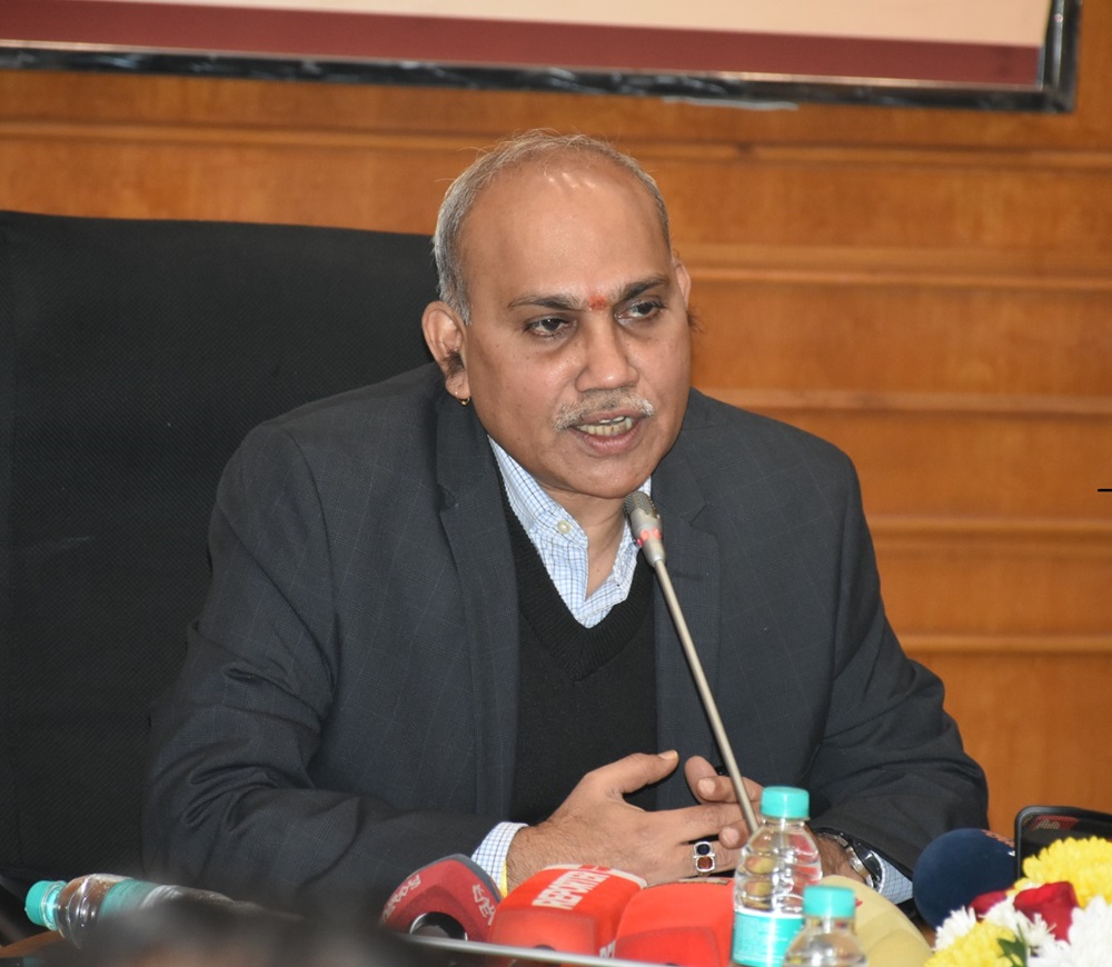 पत्रकार वार्ता को संबोधित करते डा के. श्रीनिवासराव पत्रकार वार्ता को संबोधित करते डा के. श्रीनिवासराव